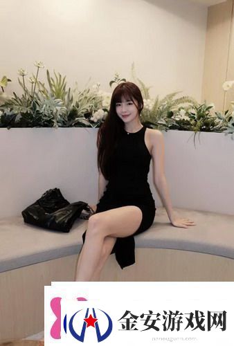 老师趴讲台把腿张开让学生背单词