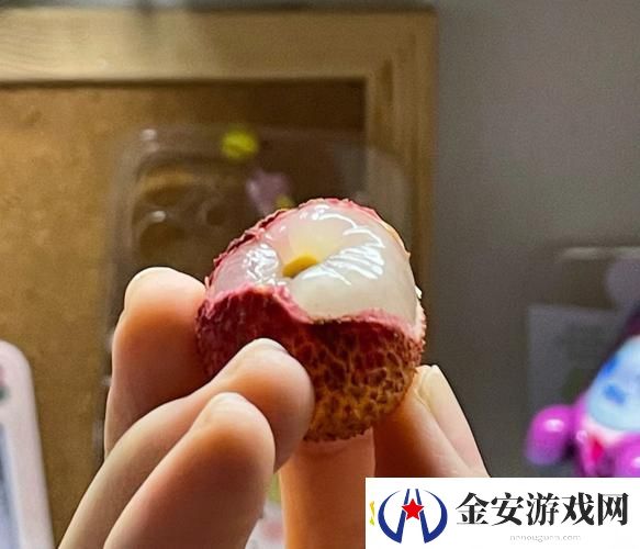 探寻“已经塞了八颗荔枝了窦寇儿”的奇妙寓意