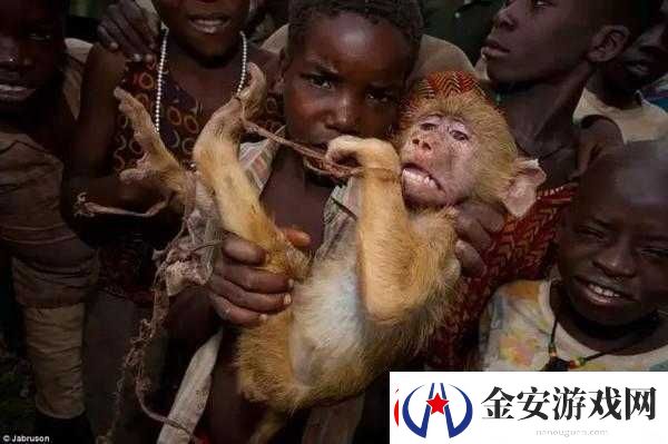 俄罗斯黄色中人与兽的震撼呈现