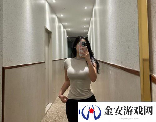 一面膜胸口一面吃下部位