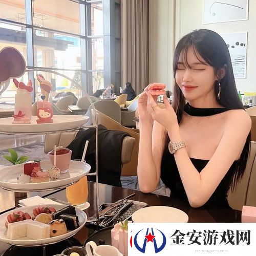 妈**朋友中字头歌词，瞬间让你领悟生活中的那些小秘密，网友热议不停！