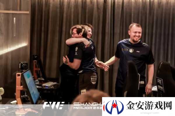 暴躁老外玩csgo