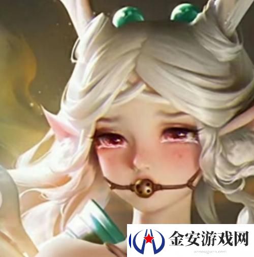 瑶嘴巴里含着铁球