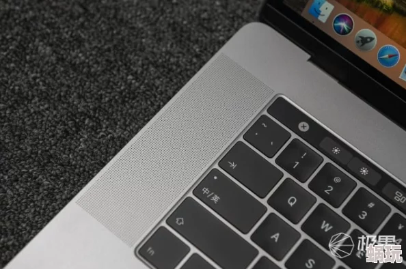 18岁macbookpro特点，虽然年纪大了，但性能依然强劲，适合日常使用和轻度创作