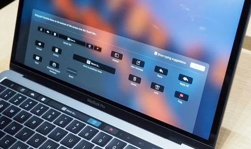 18岁macbookpro特点，虽然年纪大了，但性能依然强劲，适合日常使用和轻度创作